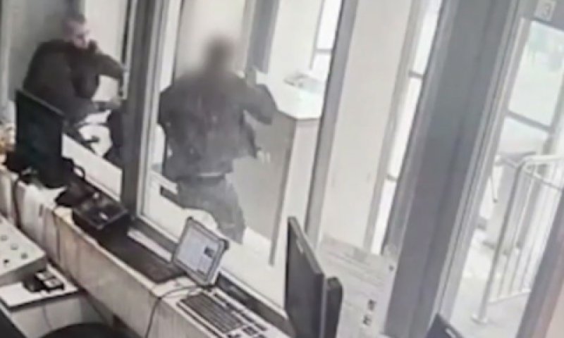 הפיגוע כפי שתועד במצלמות האבטחה מצלמות האבטחה