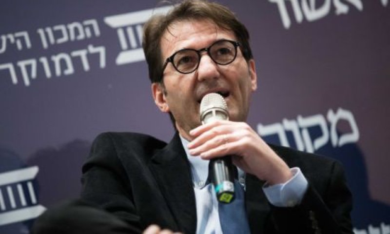 ביסמוט. אחרי 5 שנים כעורך [צילום: יונתן זינדל, פלאש 90]