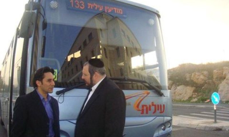 ראש עיריית ביתר עילית מאיר רובינשטיין ובכיר משרד התחבורה דרור גנון