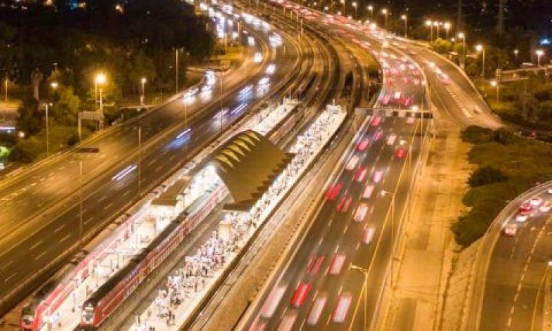 שירות בחלק מהלילה [צילום: CLOUDVIEW צילומי אוויר]