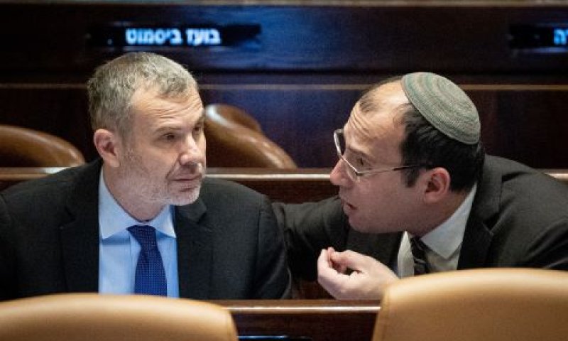 ח"כ רוטמן והשר לוין. החקיקה טרם הושלמה [צילום: יונתן זינדל/פלאש 90]