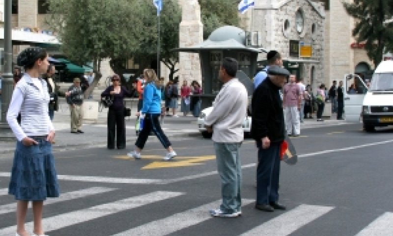 נגישות בדרכים לבעלי מוגבלויות [צילום: פלאש 90]