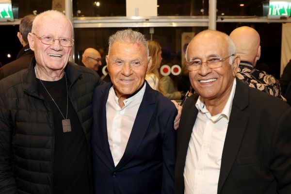 מימין לשמאל: אביגדור קהלני, אלי פפושדו ודני יתום [צילום: איציק בירן]