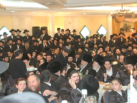 חוגגים בשחור