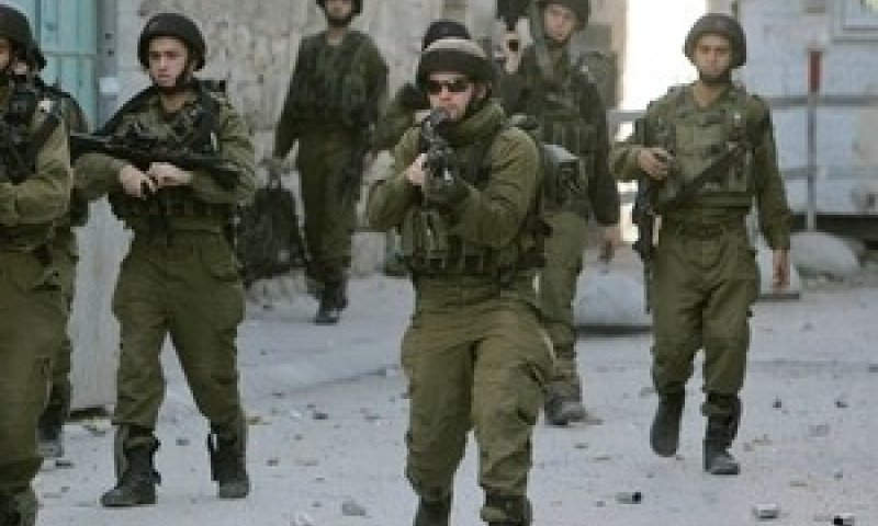 חיילי צה"ל בפעילות בחברון [צילום: AP]