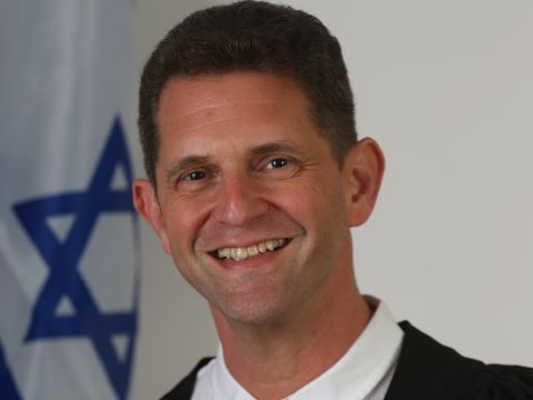 ספיבק. 14 שנים בבית הדין האיזורי