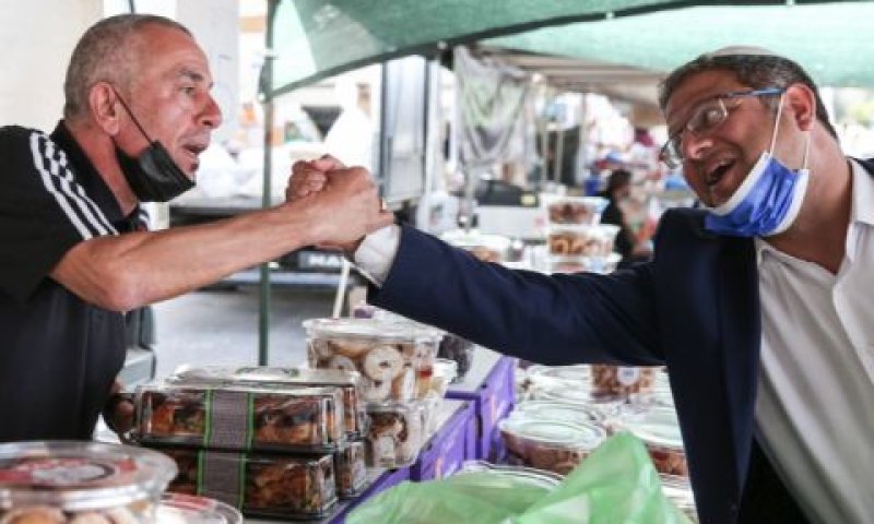איתמר בן-גביר בסיור בחירות בצפת [צילום: דוד כהן/פלאש 90]