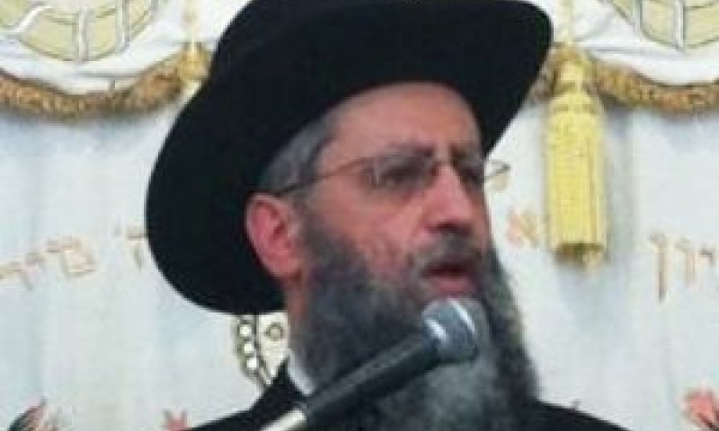 הרב דוד יוסף. "למחות נגד החרדים"