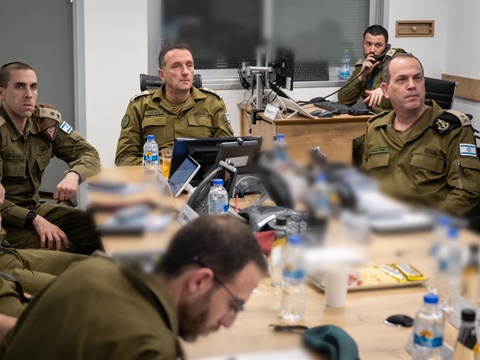 הרמטכ"ל מנהל מהבור את המתקפה [איתי קדם, משרד הבטחון]