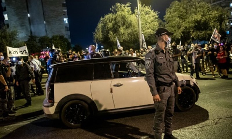 הרכב החשוד שנסע במהירות בירושלים [צילום: יונתן זינדל, פלאש 90]