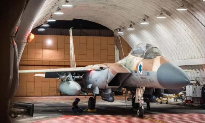 מטוס ישראלי לפני מתקפה קודמת באירן [צילום: דובר צה"ל]