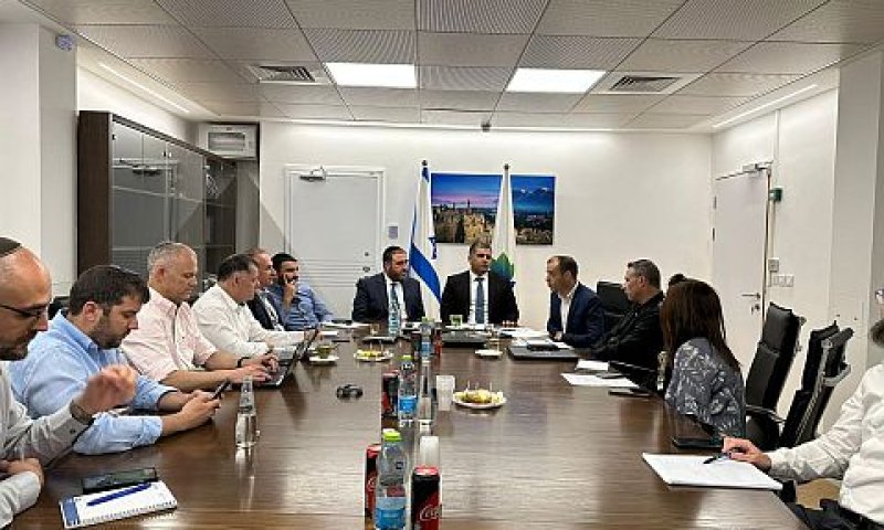השרים ארבל וסופר בישיבה המשותפת