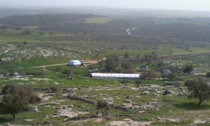 בנייה בלתי חוקית בהר תצפית [צילום: שמואל פישר]