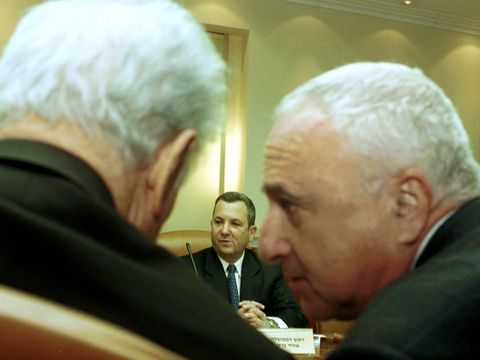 שר בממשלת ברק [צילום: פלאש 90]
