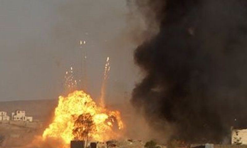 תקיפה סעודית בבירה צנעא [צילום: האני מוחמד/AP]