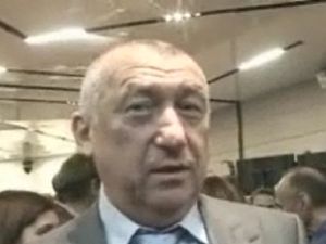 מיכאל צ'רנוי. עומד לדין באשמת סיוע לקבל במרמה השליטה בבזק