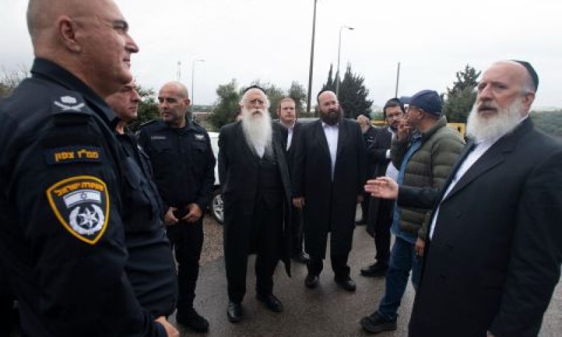 דייטש, פרוש ותחאוכה