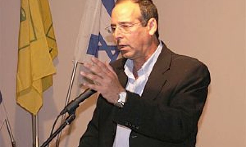 רוכברגר. הכפפות הוסרו [צילום: דוברות עיריית רמת השרון]