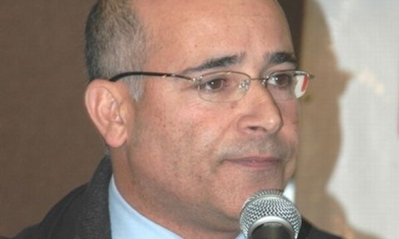 א-סאנע. תובע