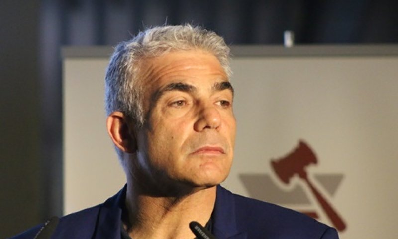 לפיד. דיבור כפול ולא מקובל [צילום: איציק וולף]