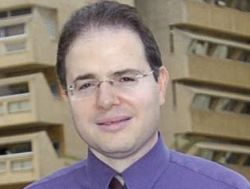 בירך "שהחיינו". השר נוה [צילום ארכיון: ישראל הדרי]