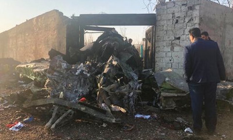 זירת התרסקות המטוס האורקאיני [צילום: מוחמד נסירי/AP]