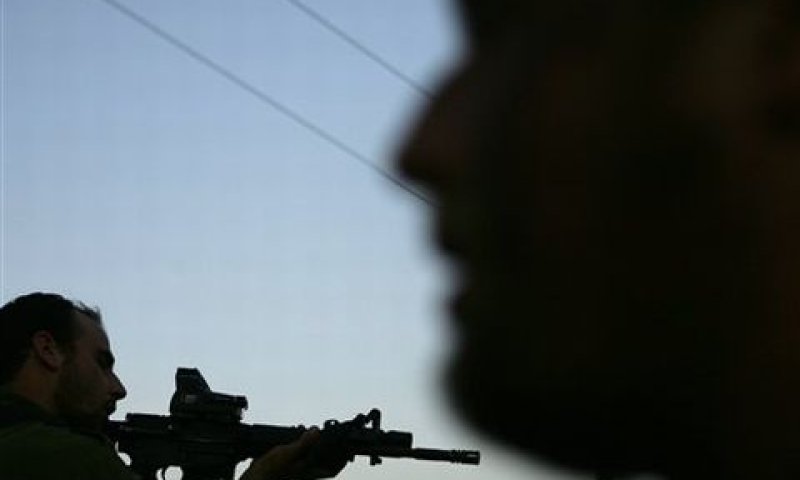 חיילים בגבול הצפון [צילום: AP]