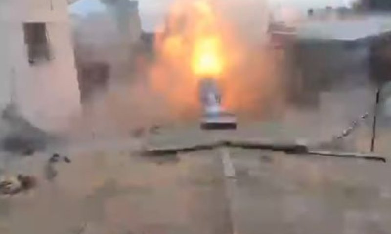 ירי טנק שגרם לפיצצים עוקבים [צילום: דובר צה''ל]