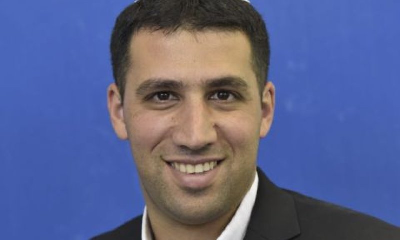 מלכא. יצבור את הניסיון הדרוש תוך כדי תנועה