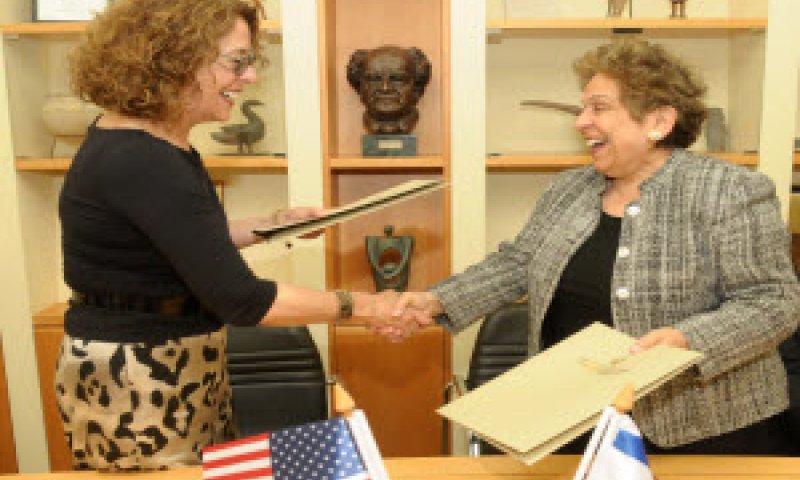 פרופ' רבקה כרמי ופרופ' דונה ע.שלאלה [צילום: שי שמואלי]