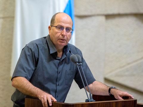 יעלון. שוליים פוליטיים מסיתים [צילום: יונתן סינדל/פלאש 90]