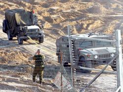 ג'יפ האמר גורר את ג'יפ הסופה שנפגע