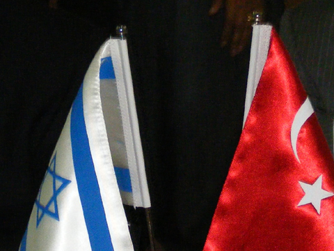 יזרימו נפט, גז טבעי, סיבים, מים וחשמל