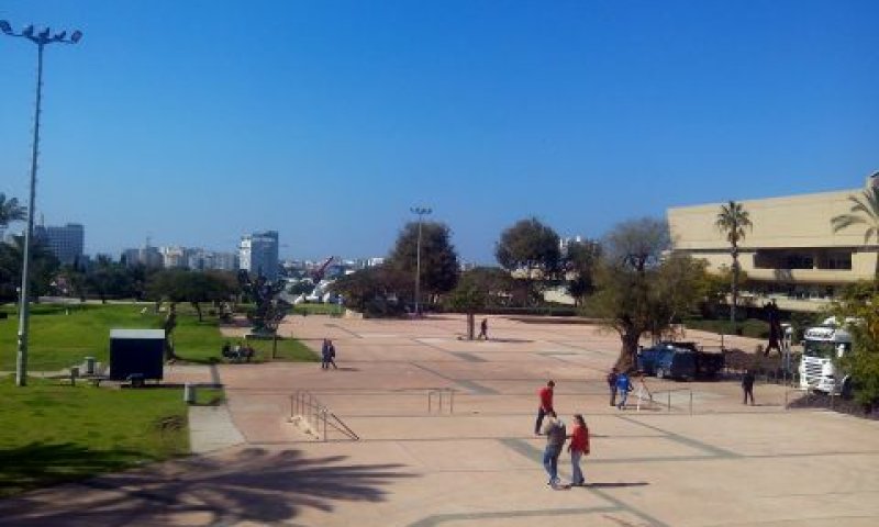האוניברסיטה לא עמדה בנטל