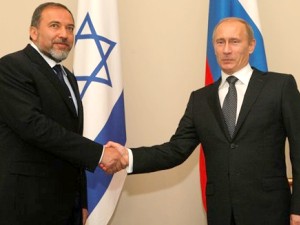 ליברמן נפגש עם ראש ממשלת רוסיה ולדימיר פוטין [צילום: AP]