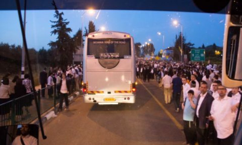 הולכי הרגל יופרדו מהרכבים [צילום: פלאש 90]