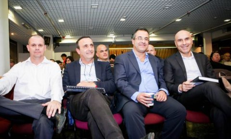 שרקון (שני משמאל). משיק [צילום: שלומי יוסף, לשכת עוה"ד]