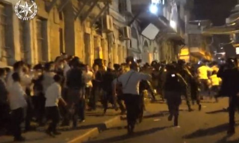 הפרות סדר במאה שערים [צילום: משטרת ישראל]