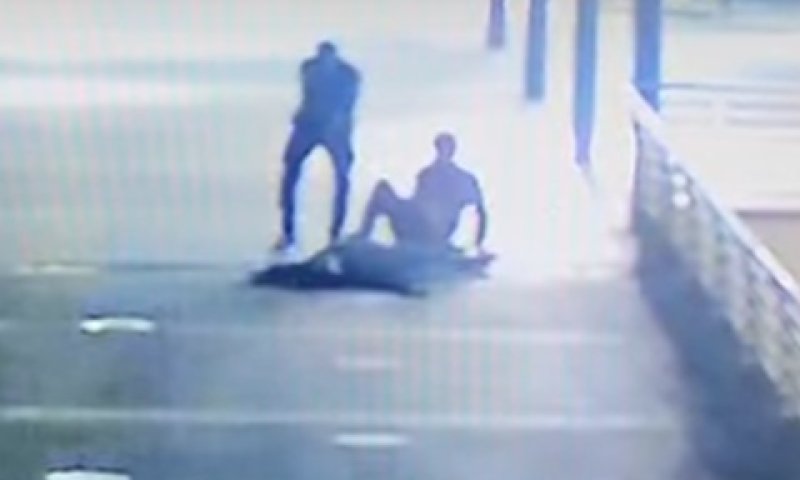 רגעי חיסול המחבל בקניון בגן יבנה [צילום: שימוש לפי סעיף 27א]