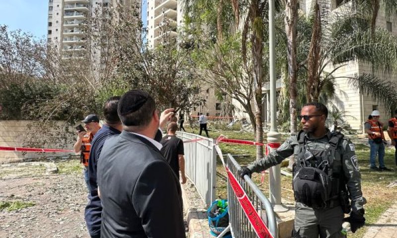משה ארבל בזירת הנפילה בפ"ת