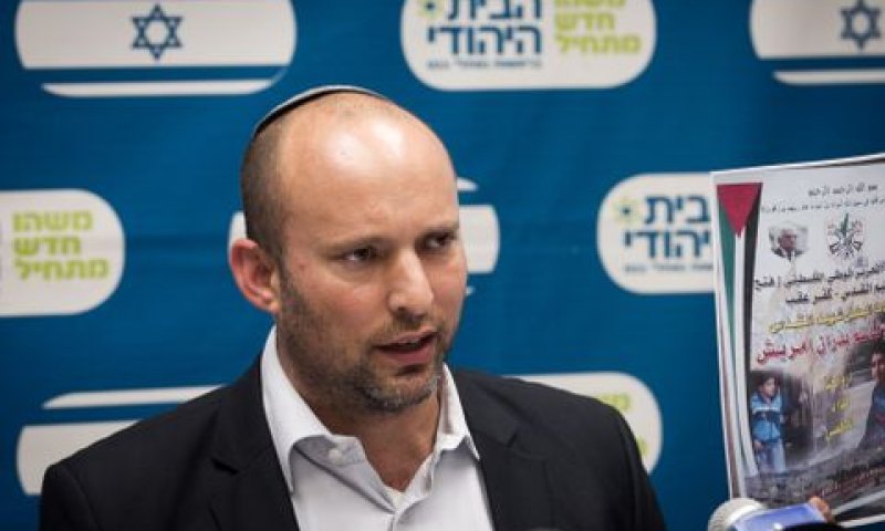 נפתלי בנט. מענה לצרכי הילדים החולים [צילום: מרים אלסטר / פלאש 90]