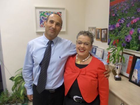 חנה פרי זן, יו"ר פעילים, ודהן מוריס, מנהל סניף טבעון הנשיא [צילום: יח"צ]