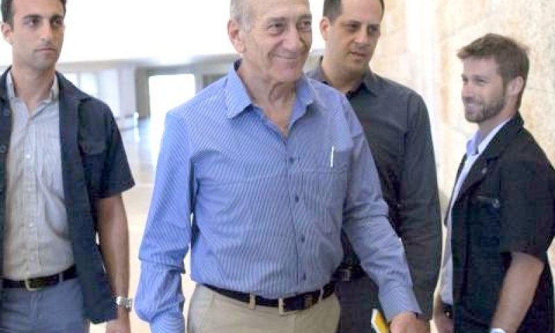 אולמרט בעליון. תמיכה בשל הפעילות הציבורית [צילום: פלאש 90]
