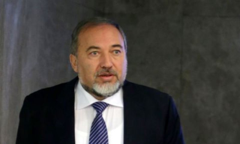 ליברמן. ממתין להסרת החסינות [צילום: פלאש 90]