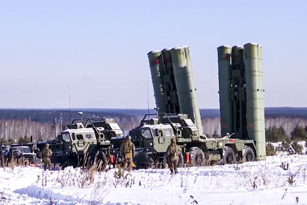 טילי s-400 [צילום: משרד ההגנה הרוסי, דרך AP]