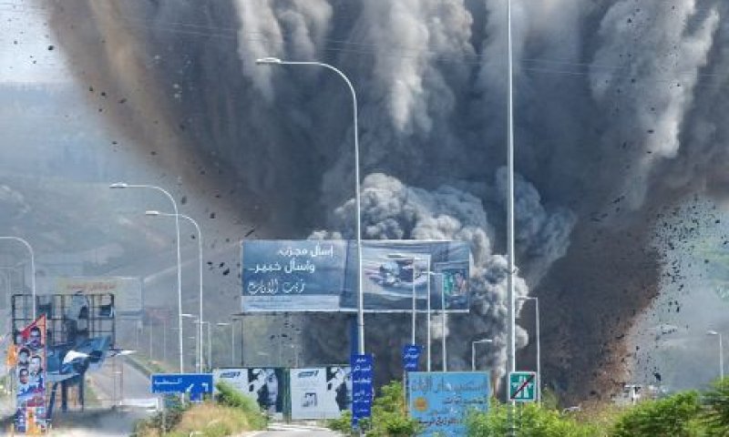 גשר באזור זהראני שצה"ל הפציץ בלבנון [צילום: מוחמד זעתרי/AP]