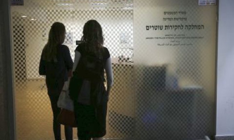 לשמור על השומרים [צילום: הדס פרוש, פלאש 90]