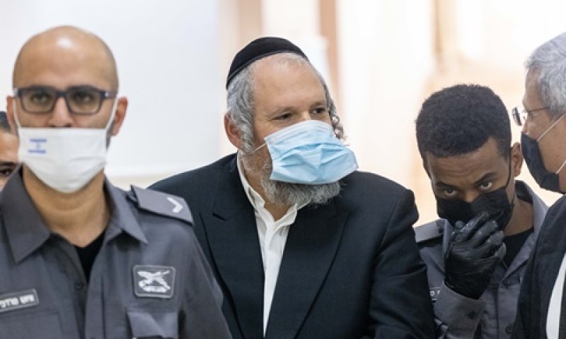 רובינשטיין בעת מעצרו [צילום: יונתן זינדל, פלאש 90]
