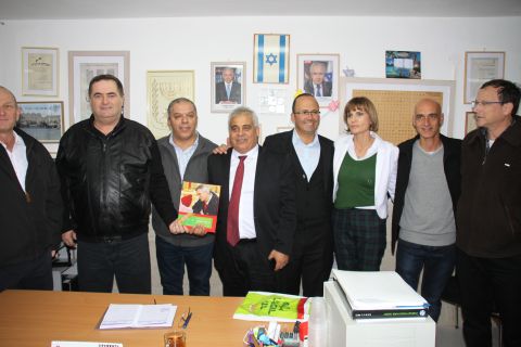 פגישת עבודה של שר התחבורה בדימונה [צילום: עמוס שריג]