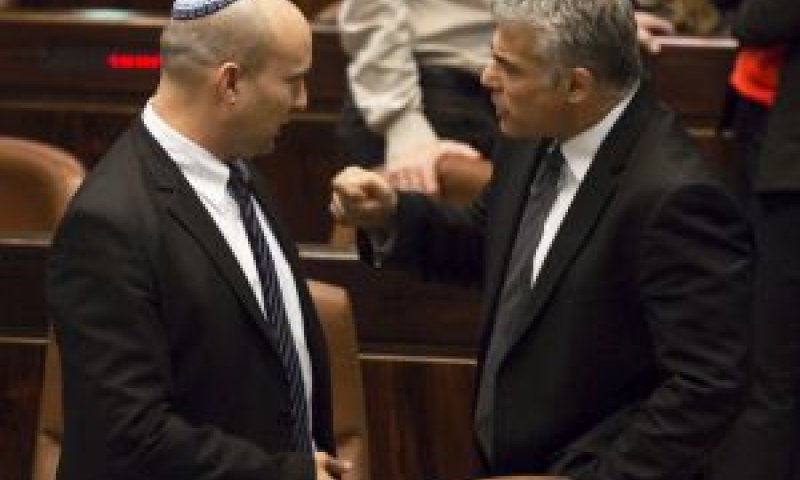 לפיד ובנט. "תעודת עניות" [צילום: פלאש 90]